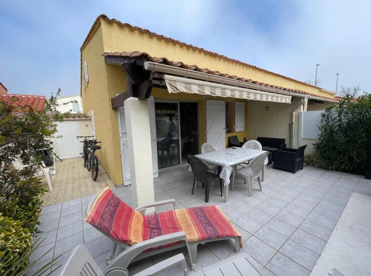 Holiday home Charmante De *